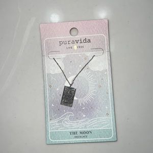 Puravida moon Necklace